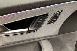 harmaa Audi Q7 2025 kuva 15.