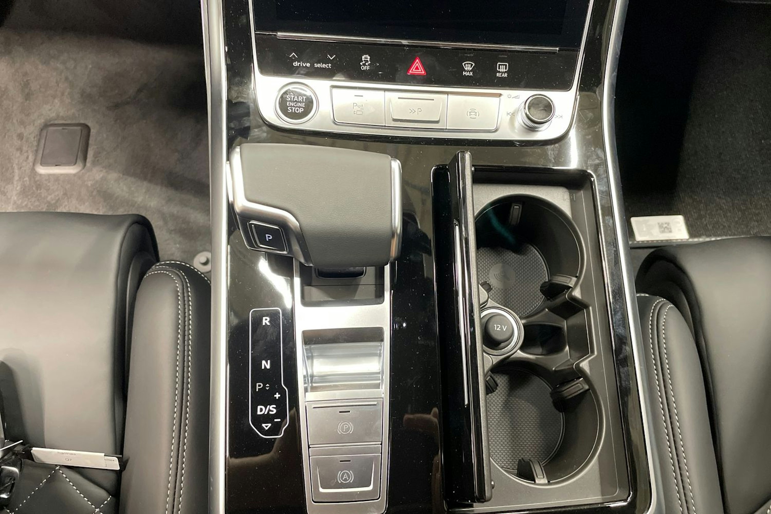 harmaa Audi Q7 2025 kuva 17.