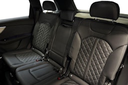 met. harmaa Audi Q7 2025 kuva 8.