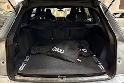 met. harmaa Audi Q7 2025 kuva 11.
