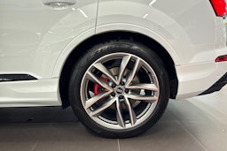 met. valkoinen Audi Q7 2025 kuva 10.