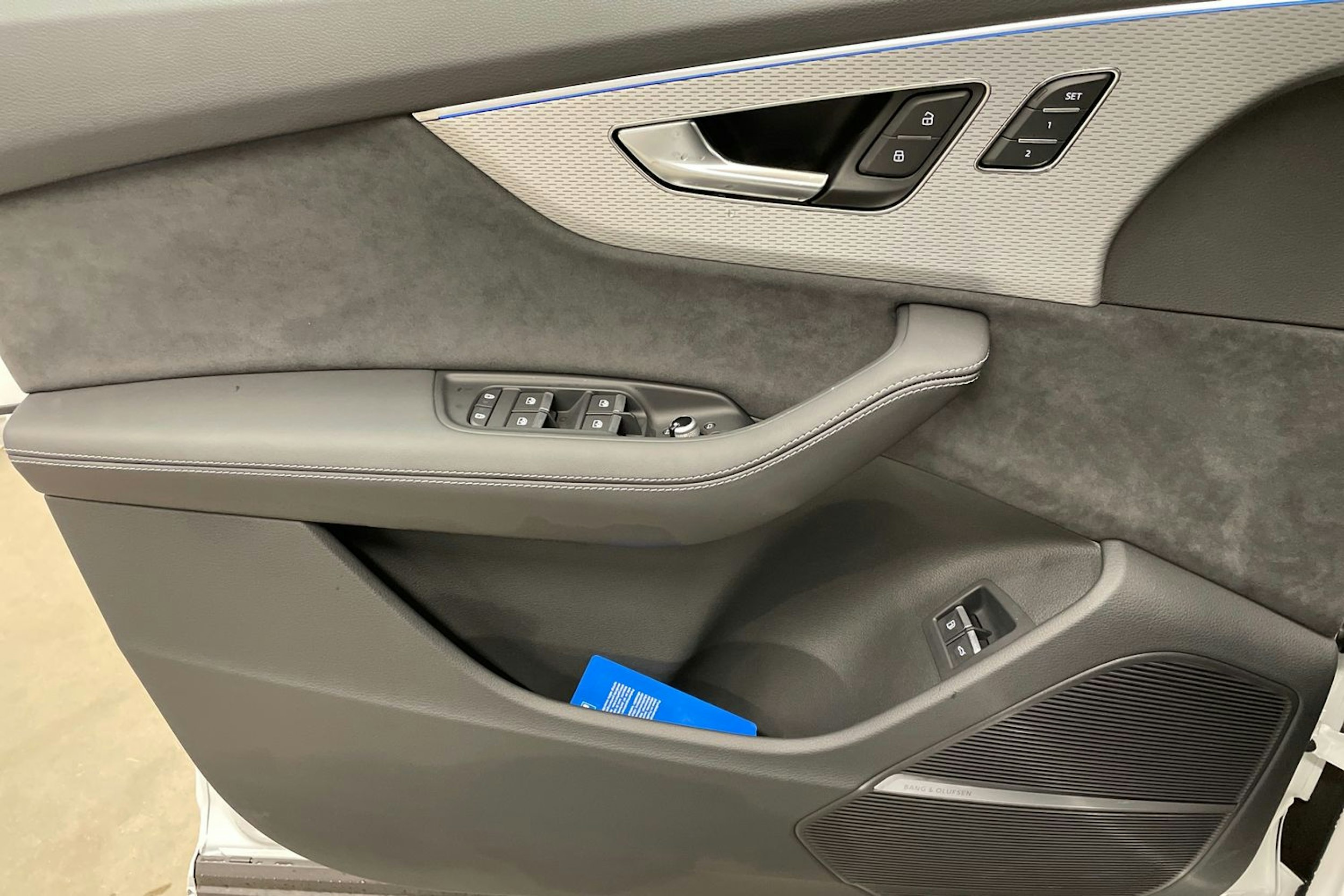 valkoinen Audi Q7 2025 kuva 18.