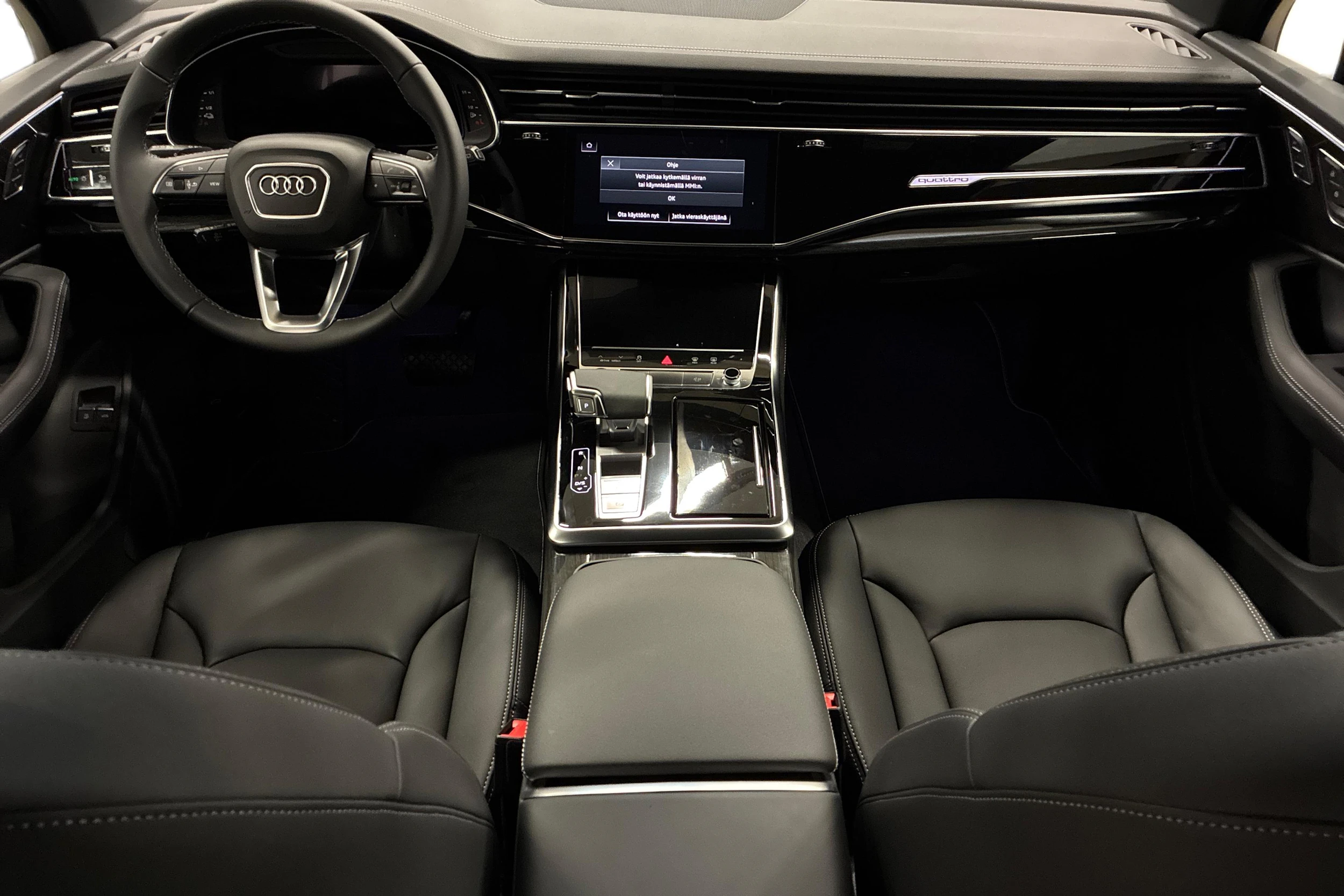 harmaa Audi Q7 2025 kuva 7.