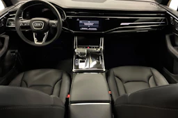 harmaa Audi Q7 2025 kuva 7.