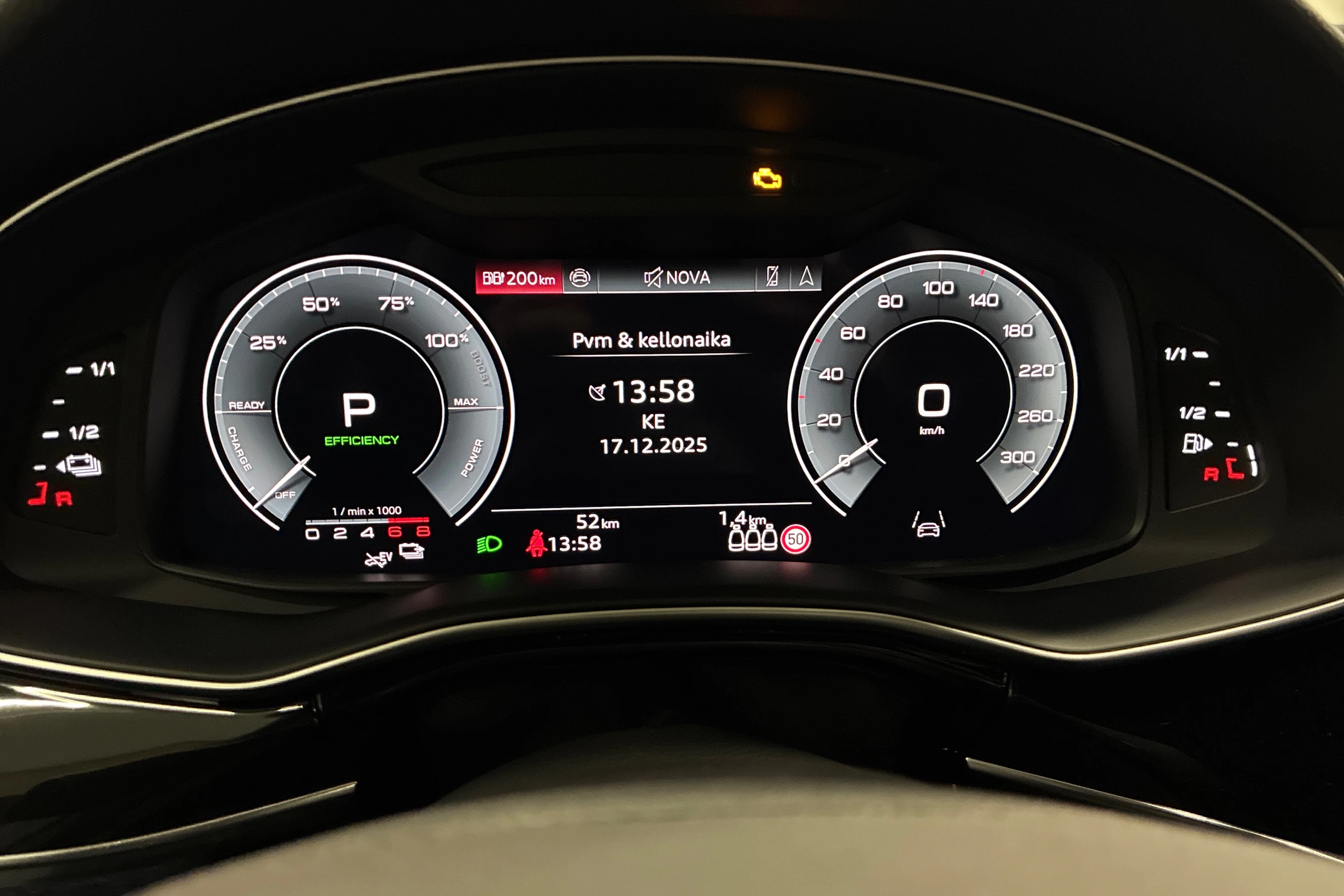 harmaa Audi Q7 2025 kuva 11.