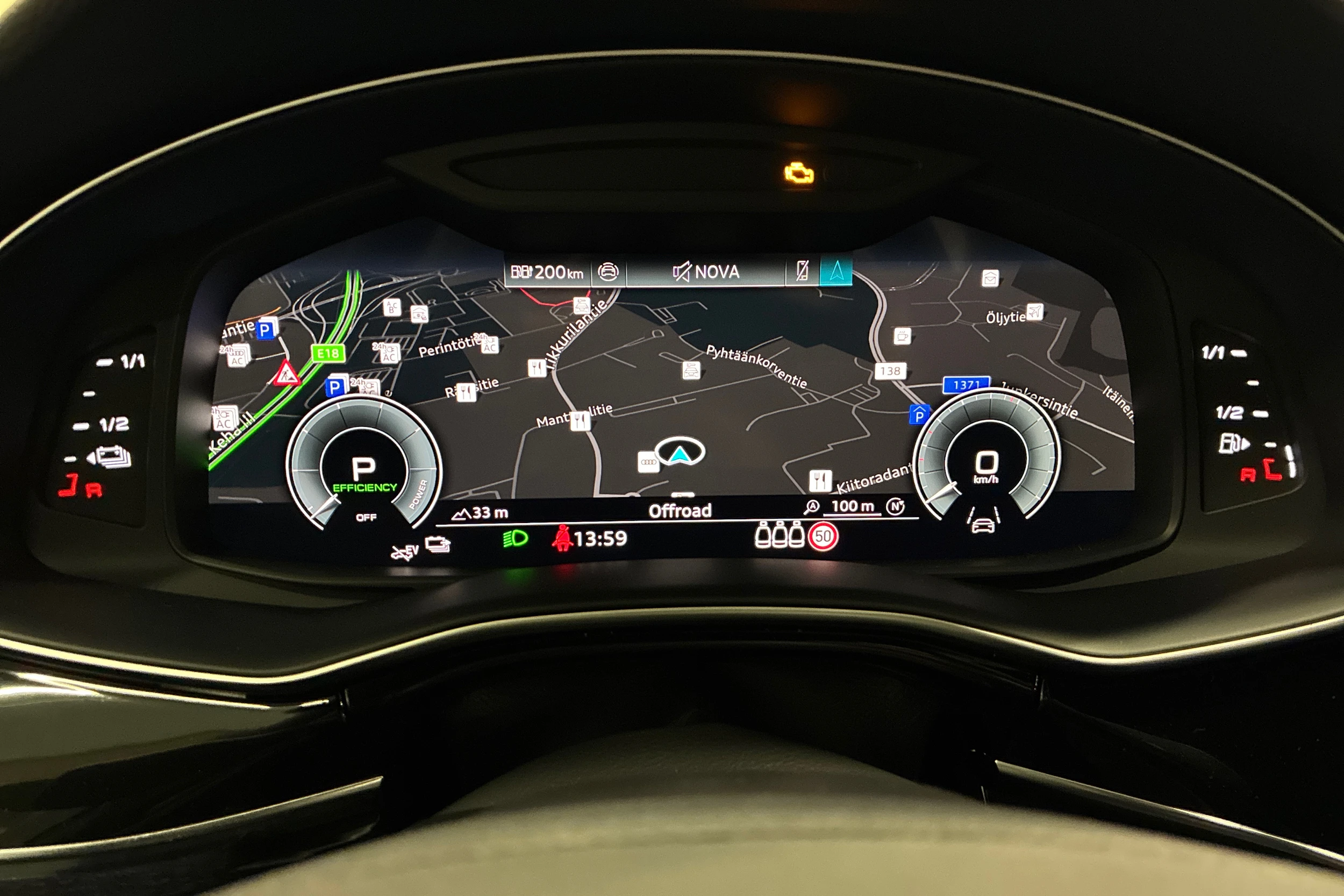 harmaa Audi Q7 2025 kuva 12.