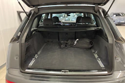 harmaa Audi Q7 2025 kuva 21.