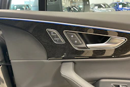 harmaa Audi Q7 2025 kuva 28.
