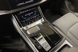 musta Audi Q7 2025 kuva 13.
