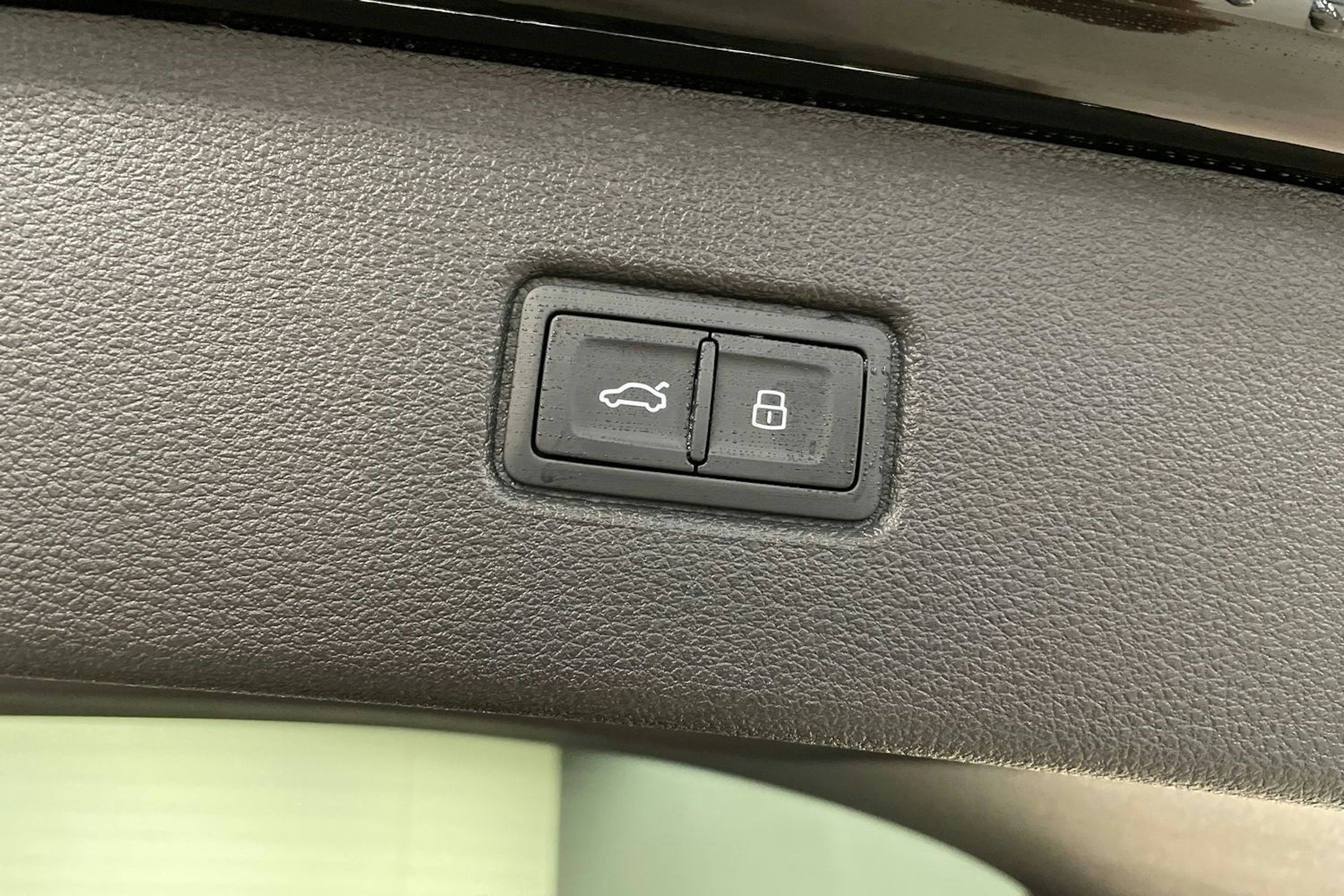 musta Audi Q7 2025 kuva 18.