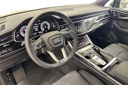 sakhir kulta Audi Q7 2025 kuva 6.