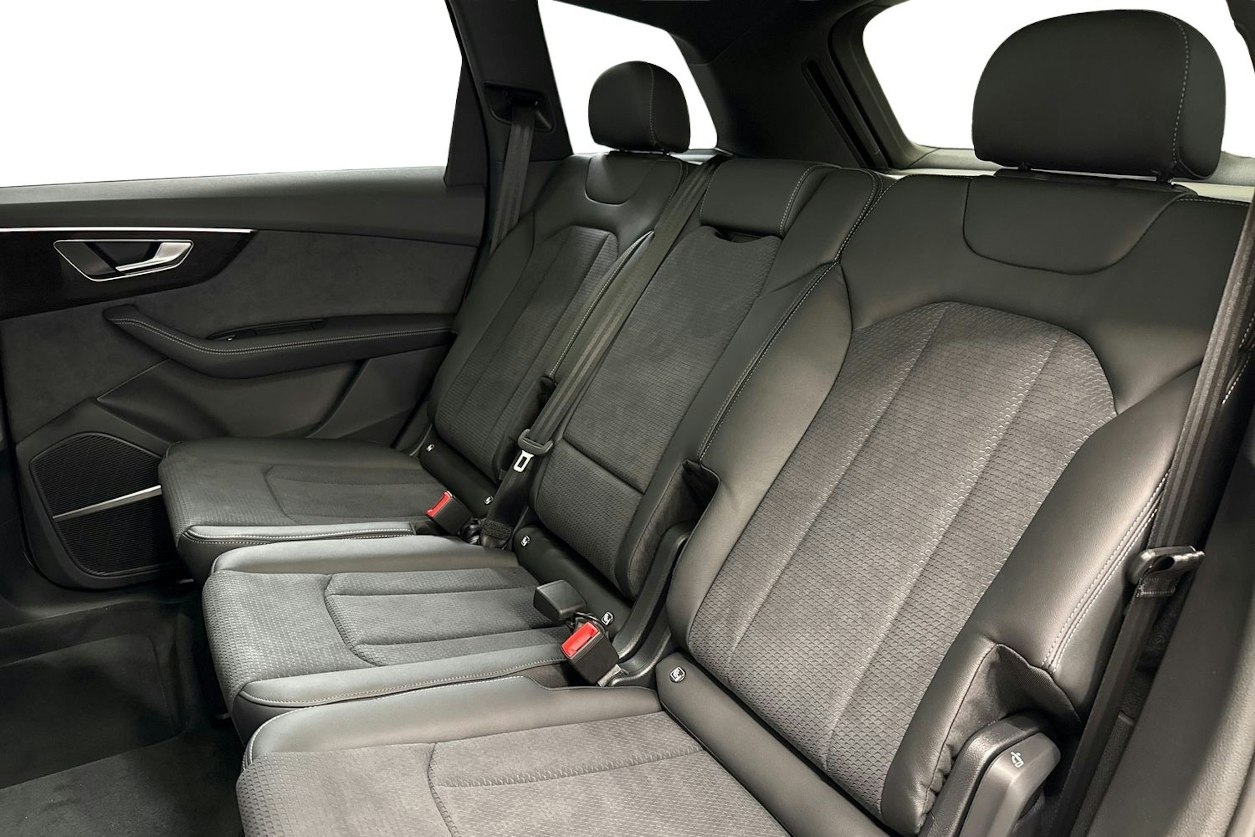 sakhir kulta Audi Q7 2025 kuva 8.