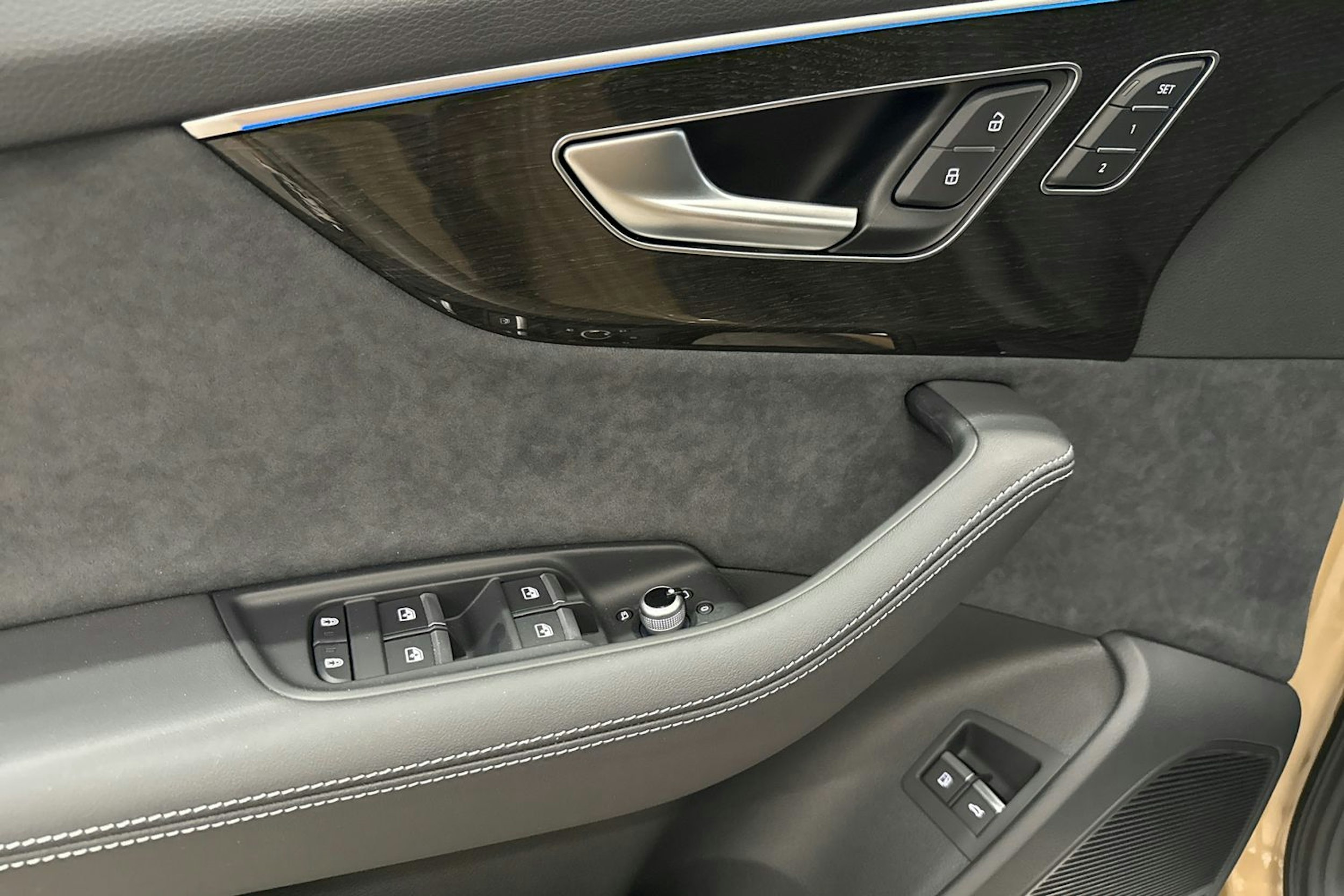 sakhir kulta Audi Q7 2025 kuva 13.
