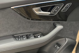 sakhir kulta Audi Q7 2025 kuva 13.