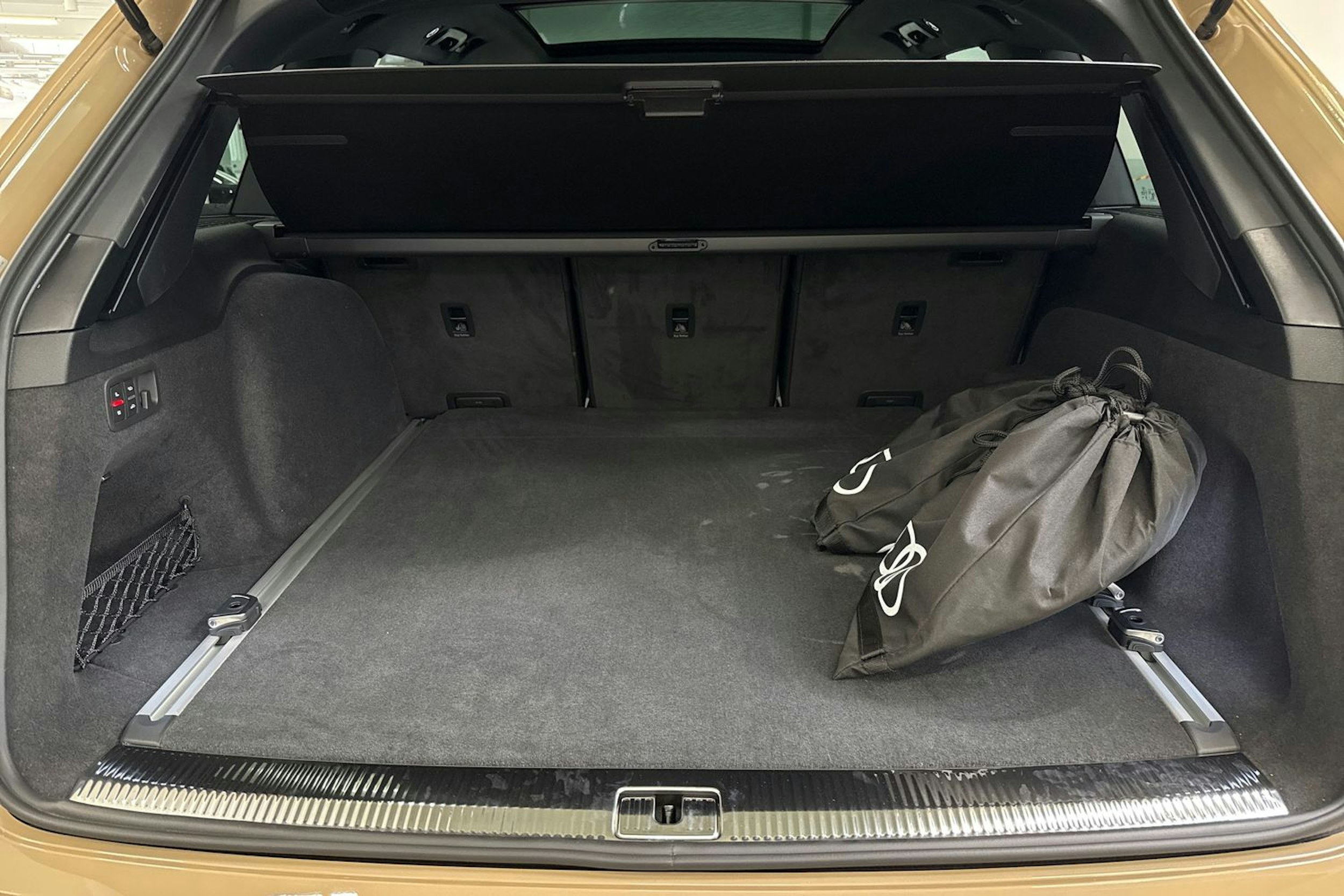 sakhir kulta Audi Q7 2025 kuva 14.