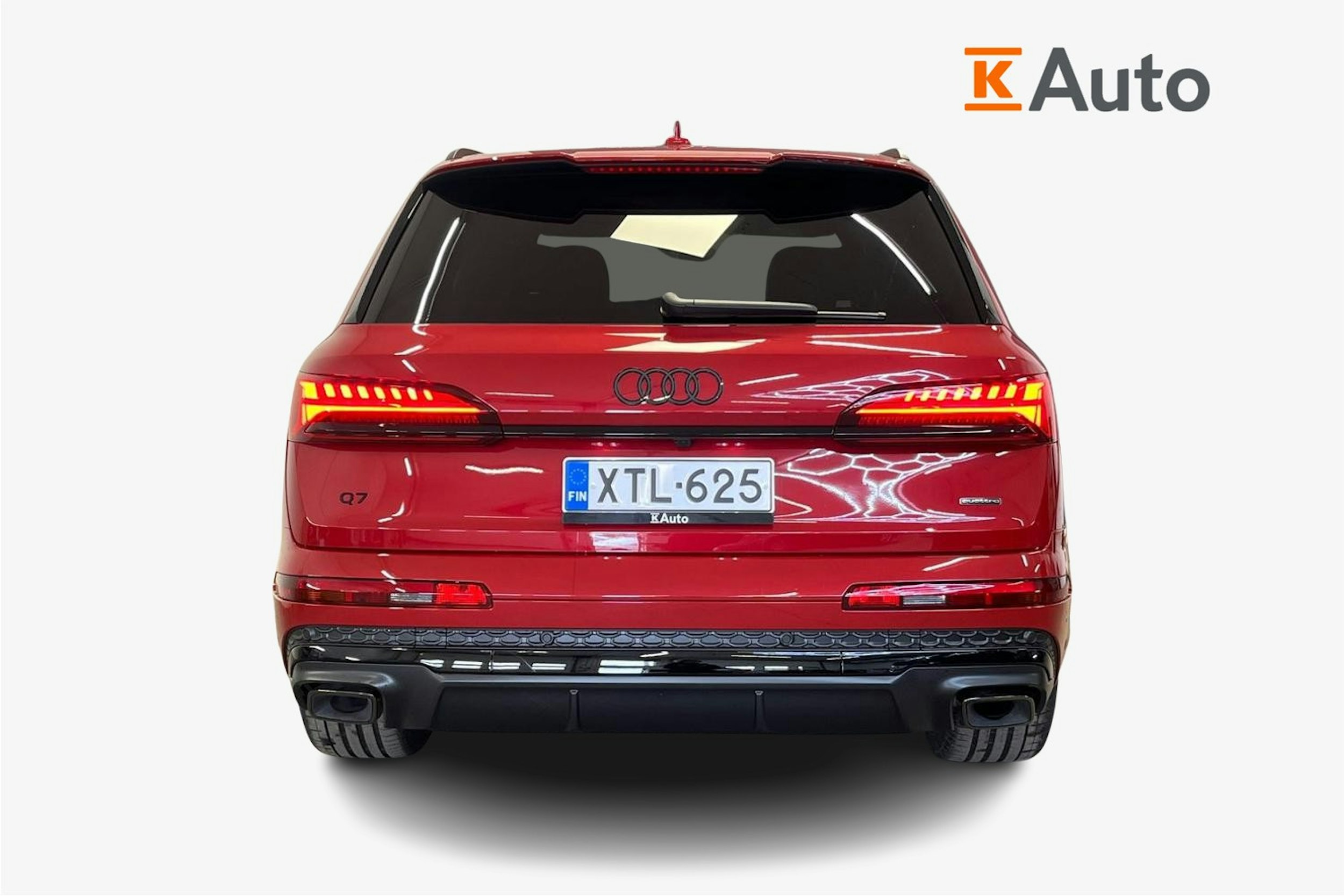 punainen Audi Q7 2025 kuva 23.