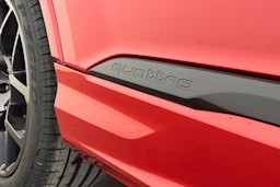 punainen Audi Q7 2025 kuva 25.