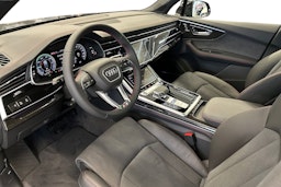 met. sininen Audi Q7 2025 kuva 6.