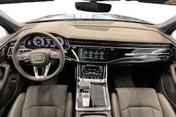 met. sininen Audi Q7 2025 kuva 7.