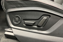 met. sininen Audi Q7 2025 kuva 14.