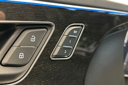 met. sininen Audi Q7 2025 kuva 15.
