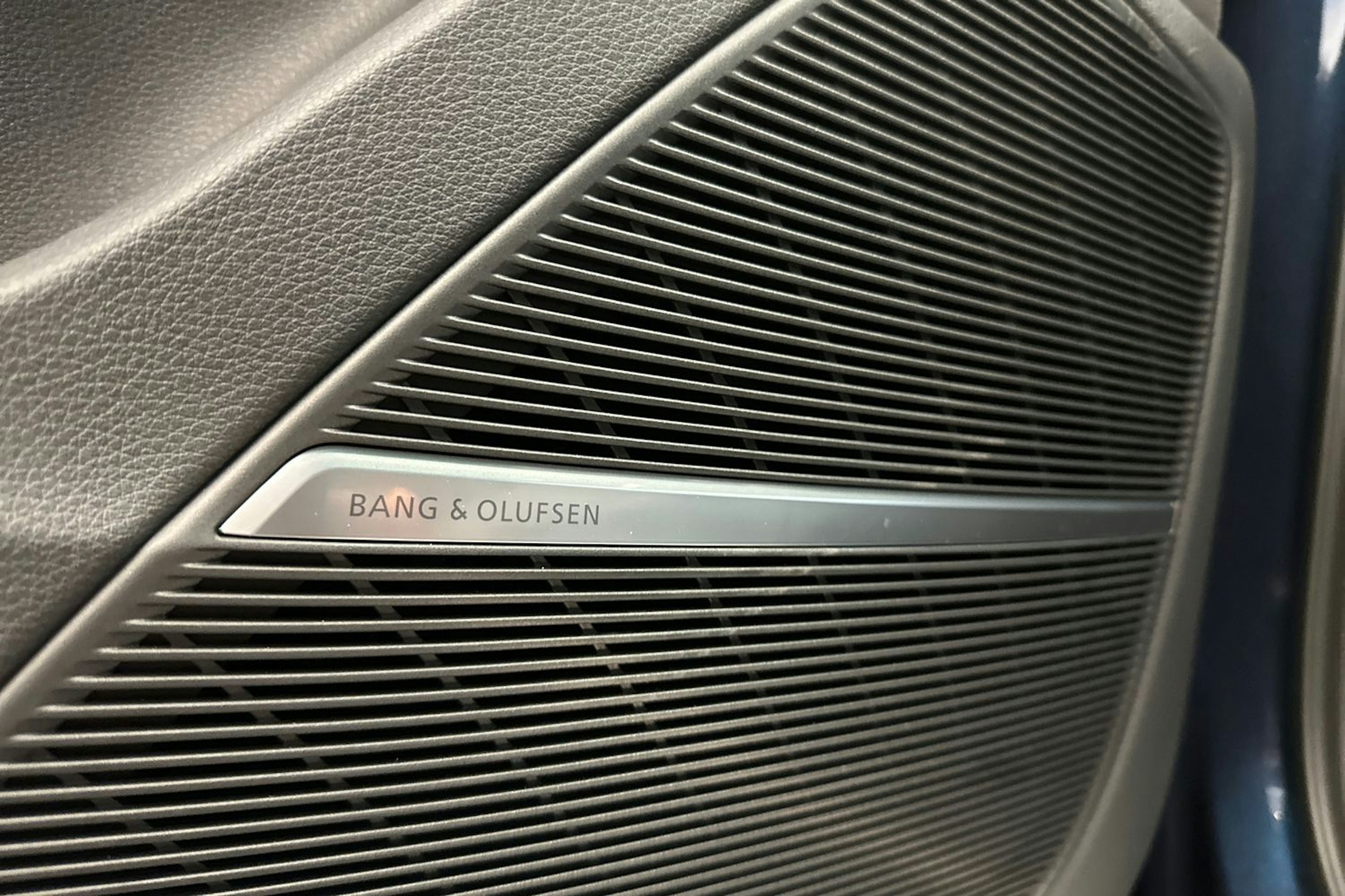 met. sininen Audi Q7 2025 kuva 16.