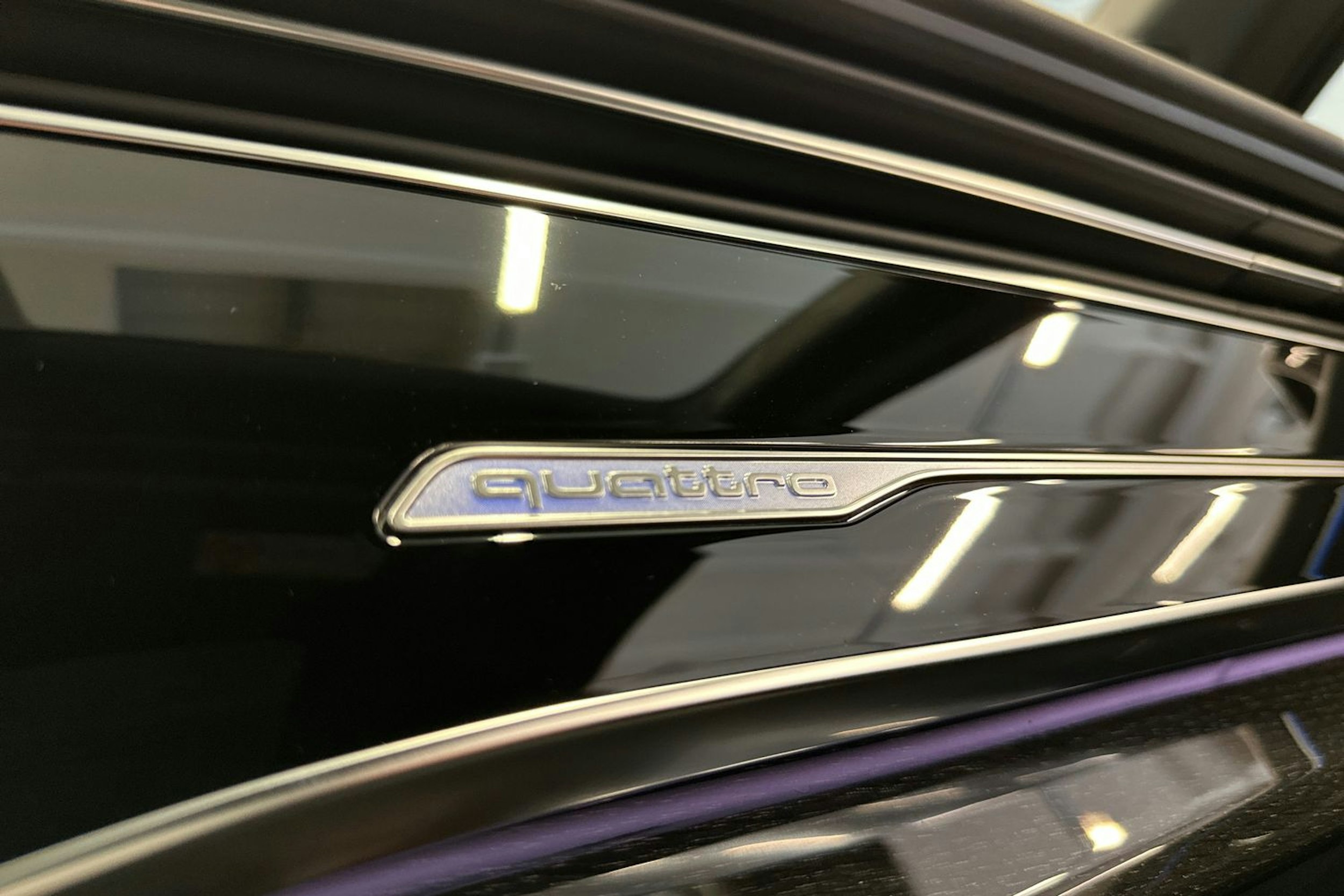 met. sininen Audi Q7 2025 kuva 24.