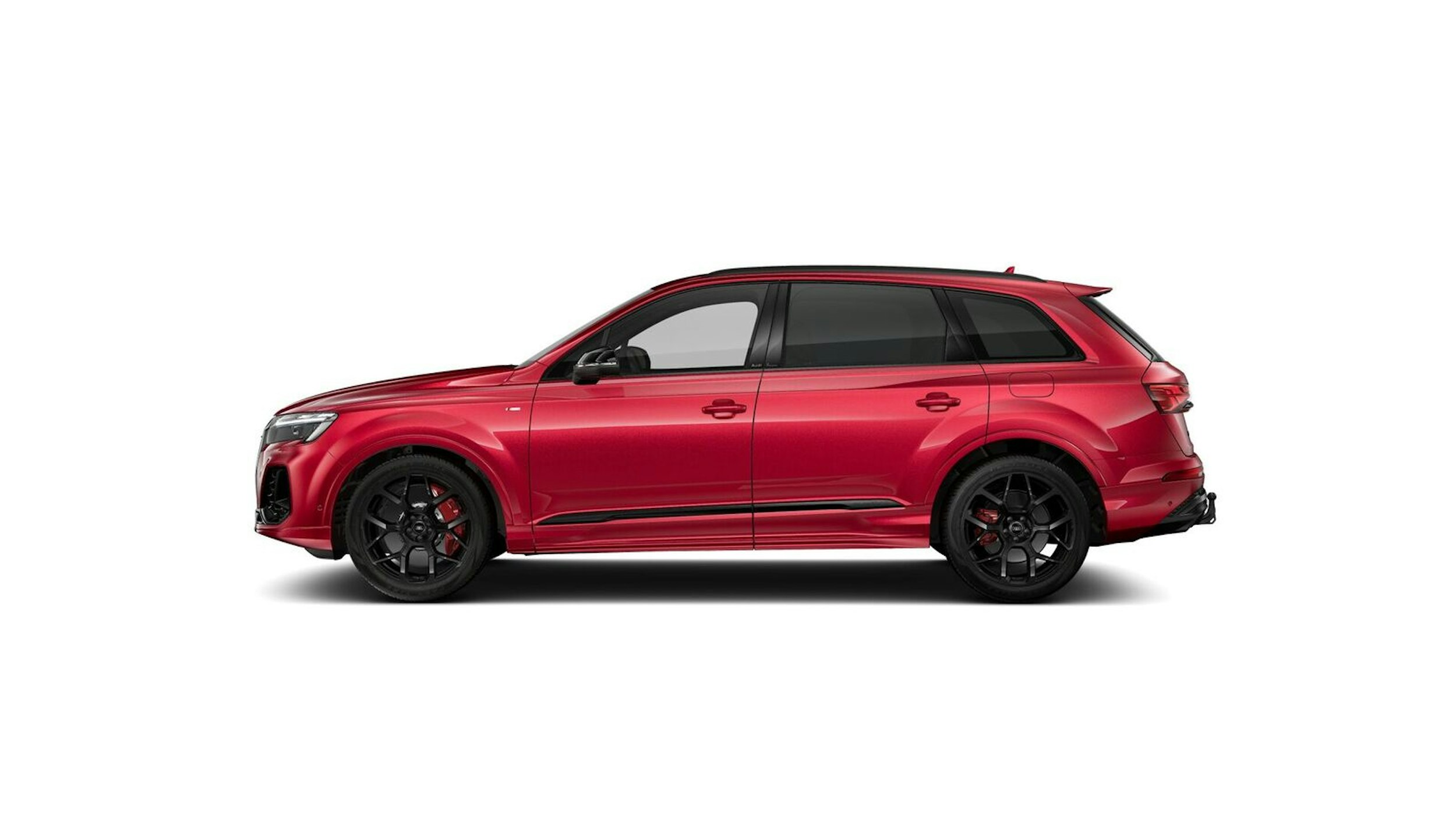 punainen Audi Q7 2025 kuva 6.