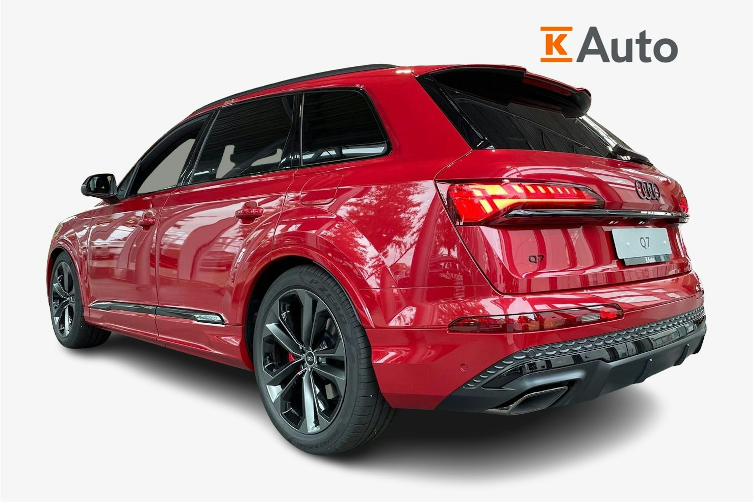 punainen Audi Q7 2025 kuva 2.