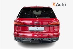 punainen Audi Q7 2025 kuva 3.