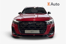 punainen Audi Q7 2025 kuva 4.