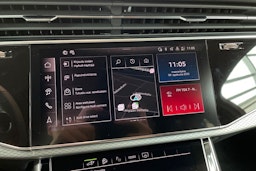 punainen Audi Q7 2025 kuva 13.