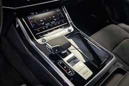 mythos musta Audi Q7 2025 kuva 15.