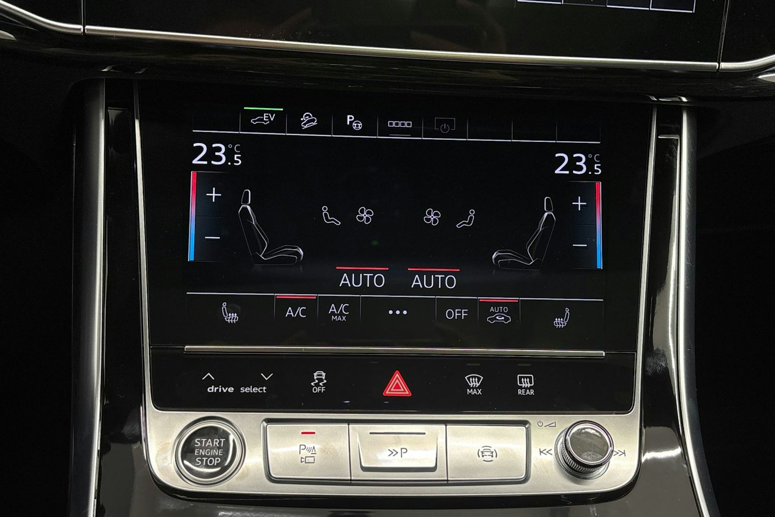 met. musta Audi Q7 2025 kuva 25.