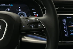 harmaa Audi Q7 2026 kuva 12.