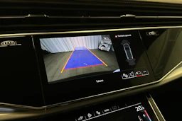 harmaa Audi Q7 2026 kuva 15.