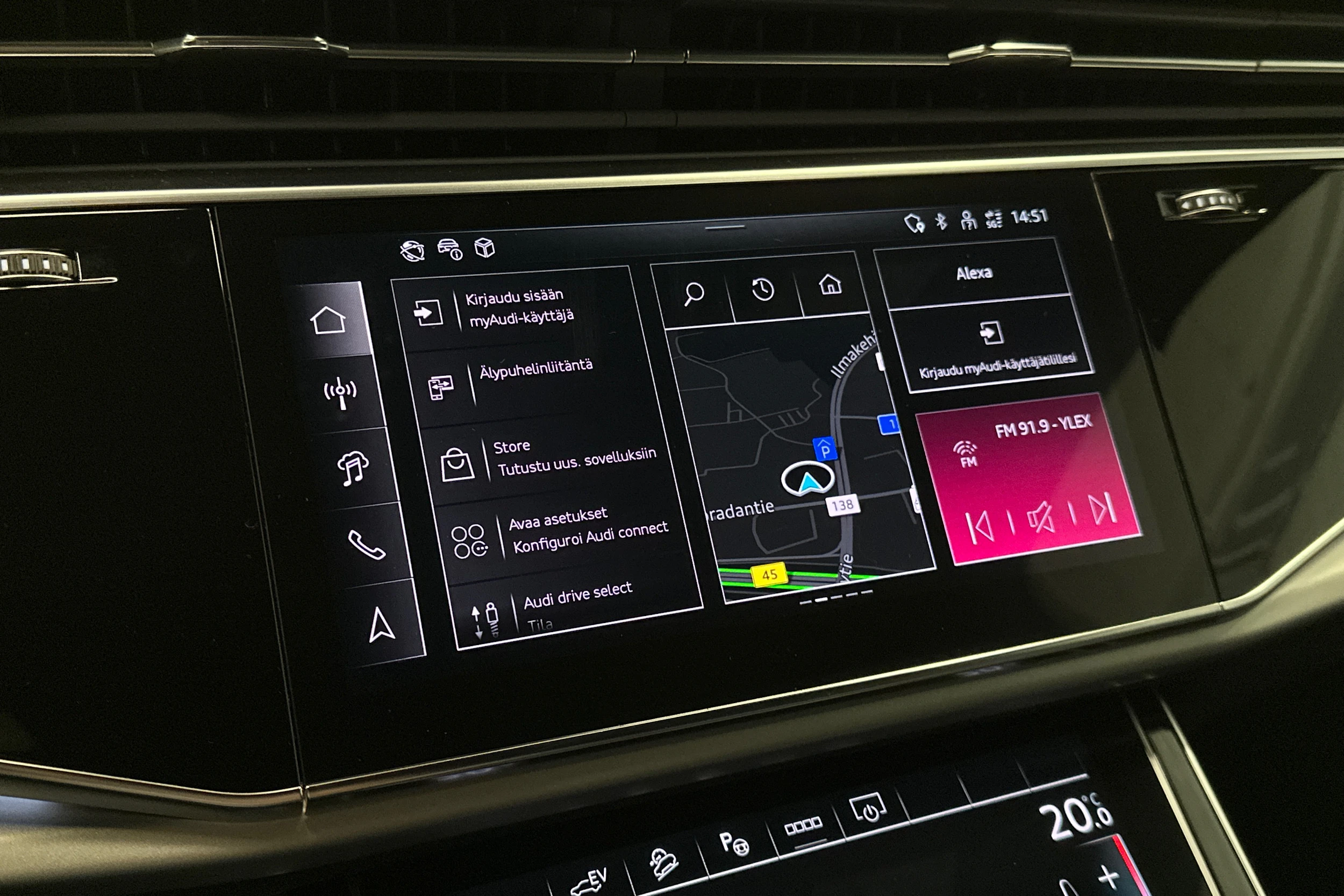harmaa Audi Q7 2026 kuva 22.