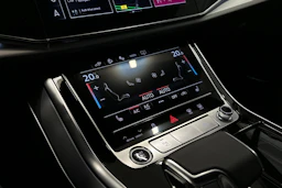 harmaa Audi Q7 2026 kuva 23.