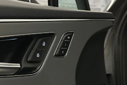 harmaa Audi Q7 2026 kuva 27.