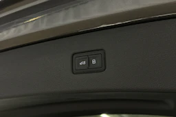 harmaa Audi Q7 2026 kuva 30.
