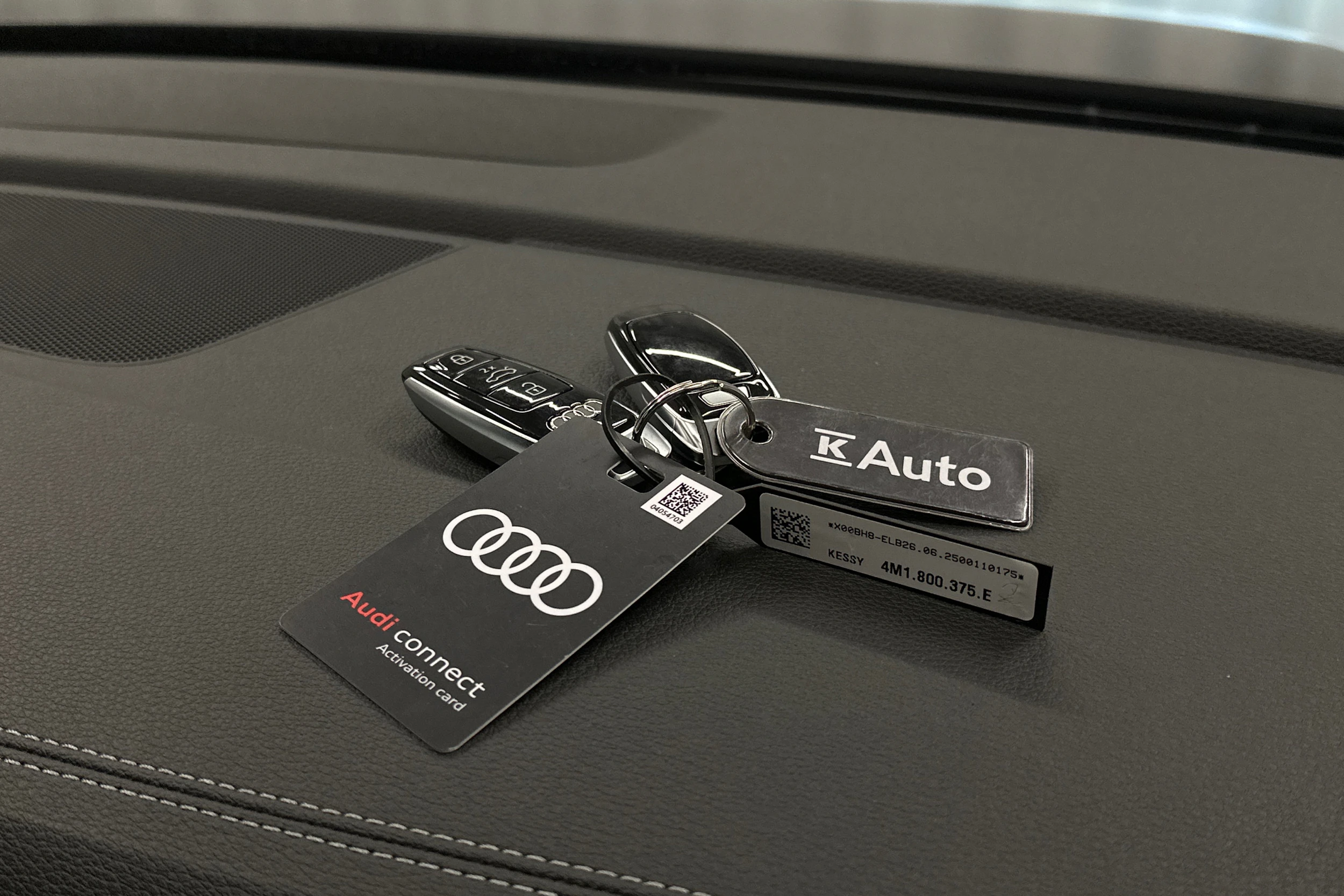 harmaa Audi Q7 2026 kuva 32.