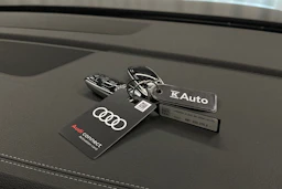 harmaa Audi Q7 2026 kuva 32.