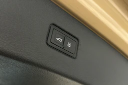 beige Audi Q7 2026 kuva 12.