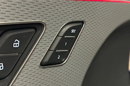 beige Audi Q7 2026 kuva 17.