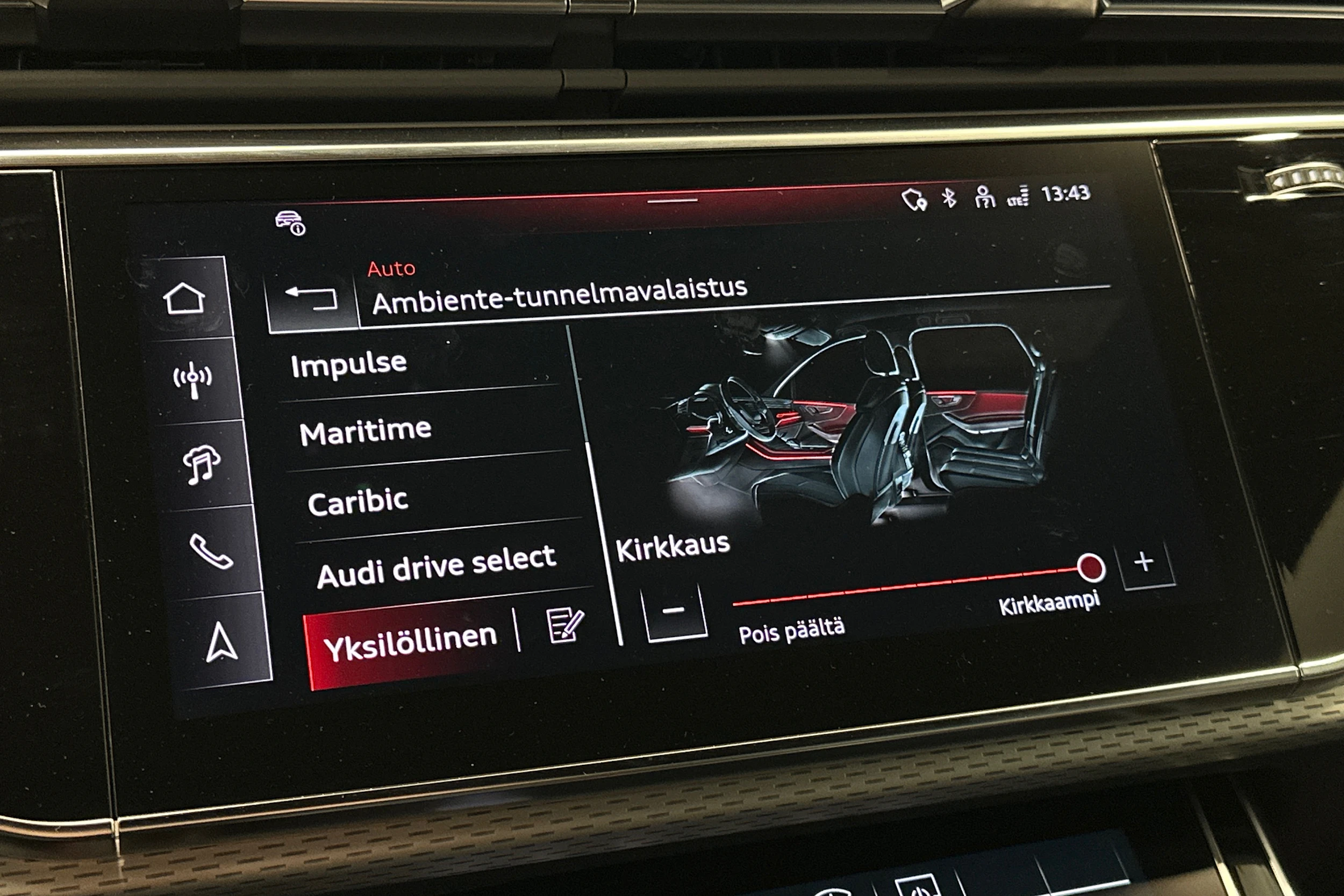 beige Audi Q7 2026 kuva 32.