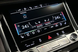 beige Audi Q7 2026 kuva 38.