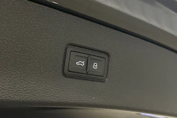 harmaa Audi Q7 2026 kuva 12.