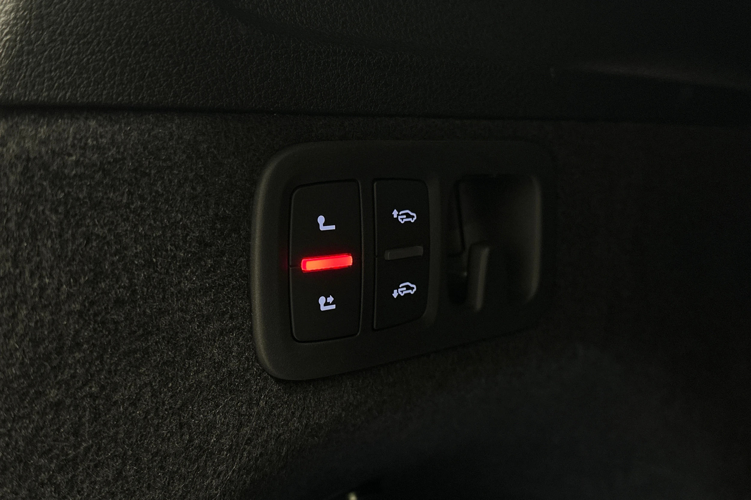 harmaa Audi Q7 2026 kuva 13.