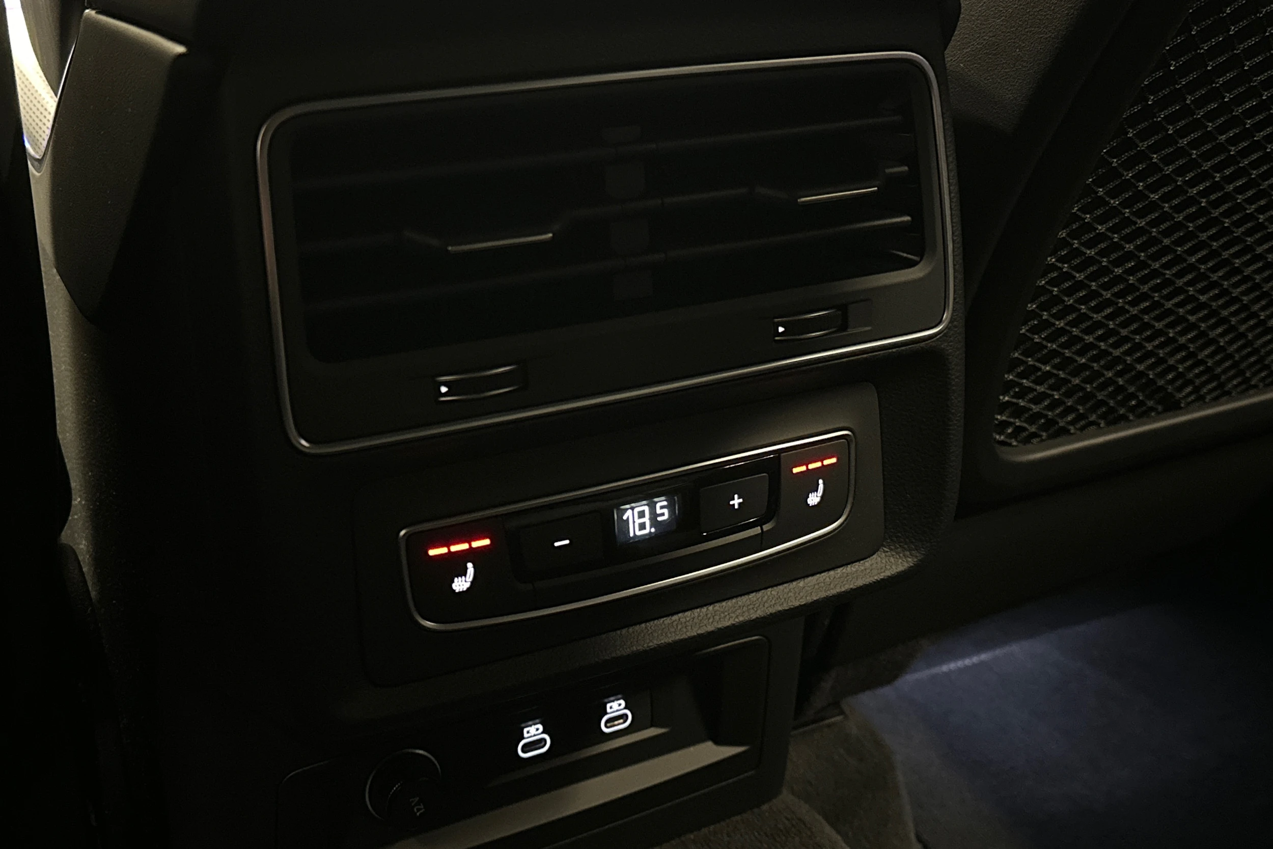 harmaa Audi Q7 2026 kuva 14.