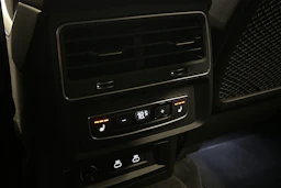 harmaa Audi Q7 2026 kuva 14.